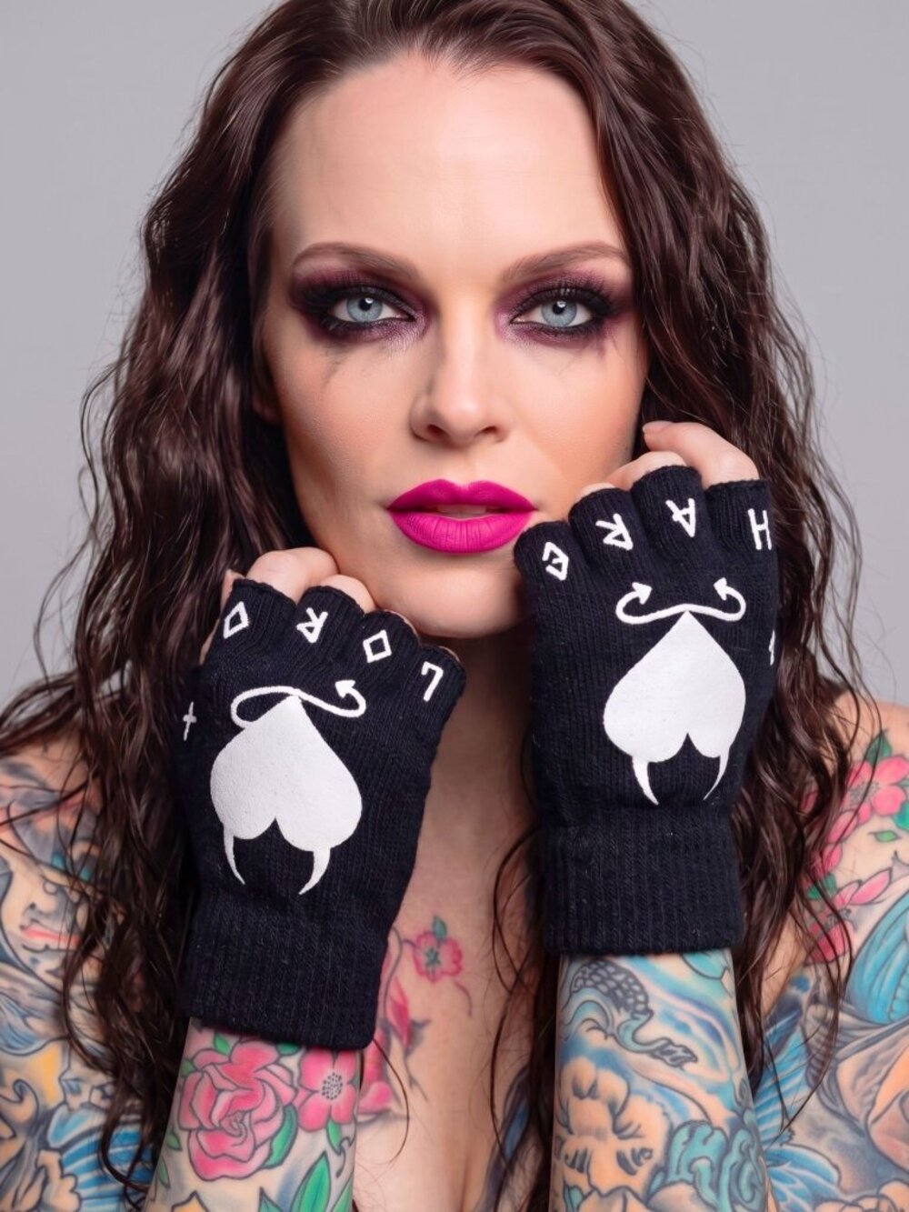 Too Fast ✦ Black Love Hard Fingerless Knit Gloves ✦ Devil Heart Graphic Goth NWT